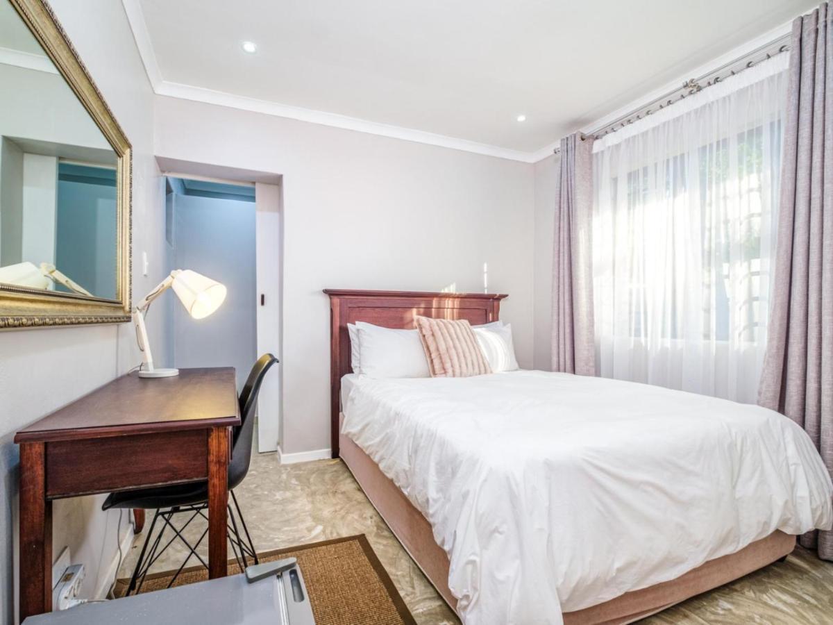 Hurlingham House Guest House Johannesburg Exterior photo